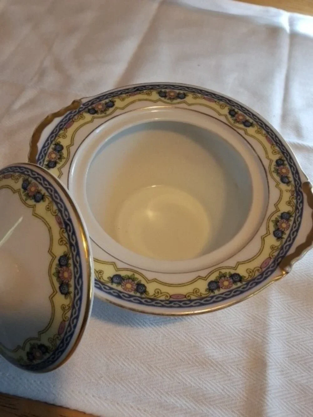 Porcelain Covered Serving Dish in White with Gold Trim